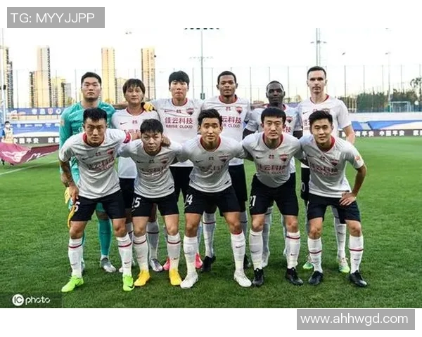 广州篮球队阵地战解析：战术布局与球员配合的深度剖析